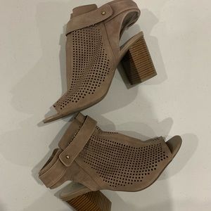 tan heels